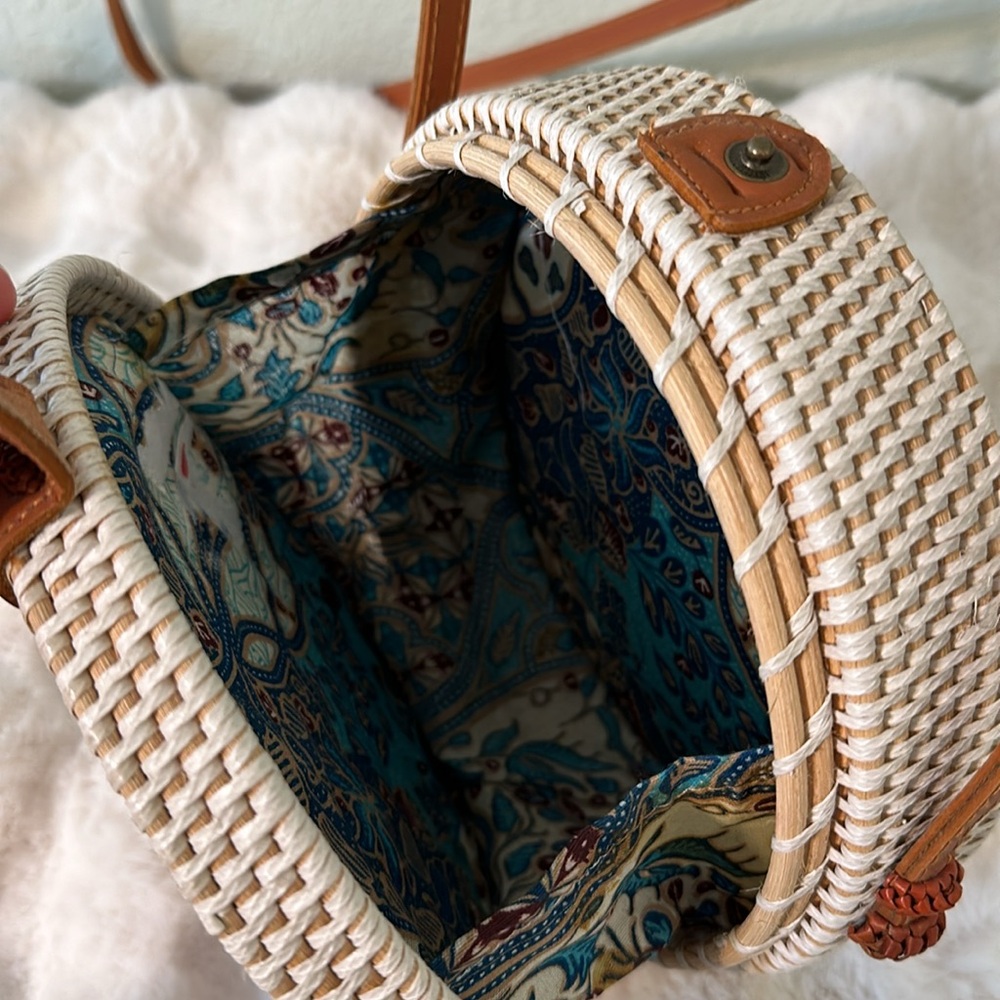 Round rattan seashell bag - Picture 4 of 11